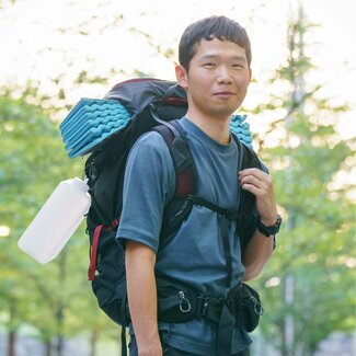 「太郎丸」の名でロバと歩く旅をSNSで発信中の高田晃太郎さん、ロバ愛を詰め込んだファン待望の一冊