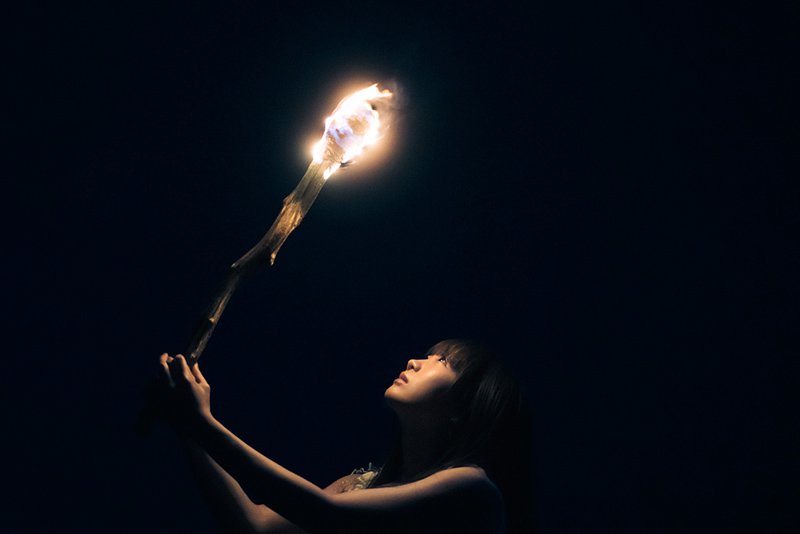 Aimer、新シングル「Torches」リリース＆全国ツアータイトル発表