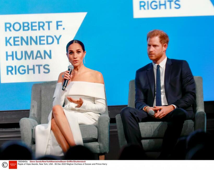 ロバート・F・ケネディ人権賞を受賞したハリー王子とメーガン妃。ただし米国での好感度は急降下中（REX/アフロ）