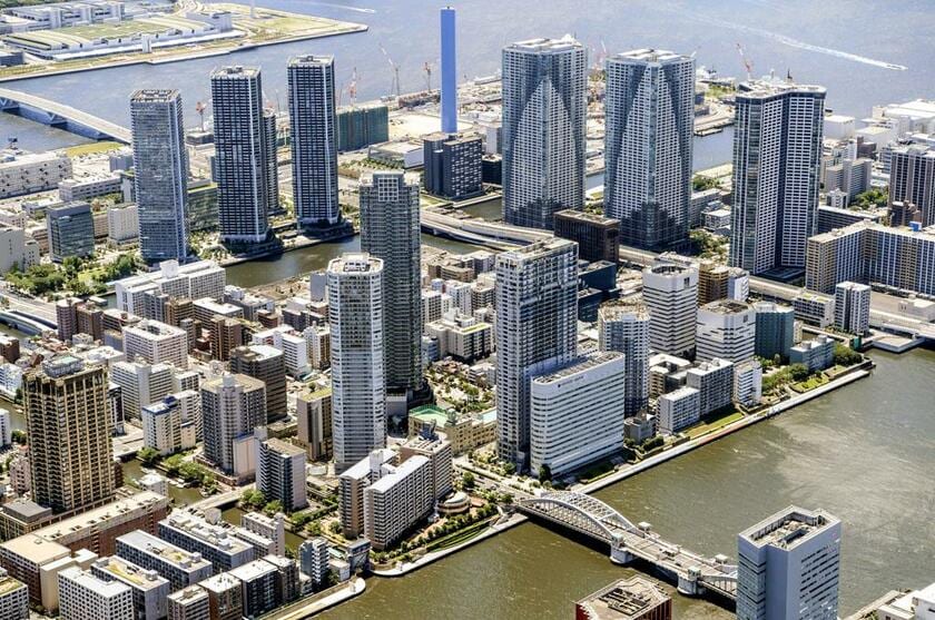 東京都中央区の湾岸エリアに立ち並ぶタワーマンション　（ｃ）朝日新聞社