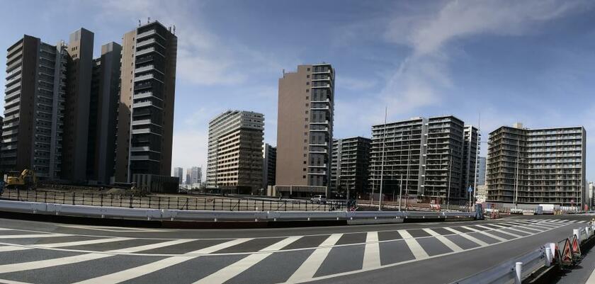 東京五輪・パラリンピックの選手村として利用された後に分譲される高層マンション「晴海フラッグ」(C)朝日新聞社