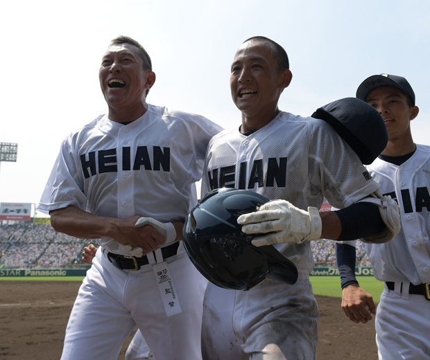 1ページ目)「甲子園100勝」龍谷大平安・原田監督、なぜ“鬼監督”から180