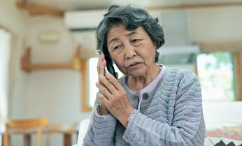 身近な人が亡くなった直後の「絶対NG行動」6選 故人の携帯電話、「これ」をやったら一発アウト
