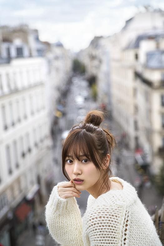 『乃木坂46 山下美月1st写真集「忘れられない人」』より(撮影/須江隆治)