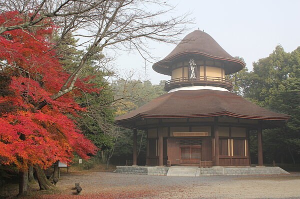 伊賀上野　俳聖殿