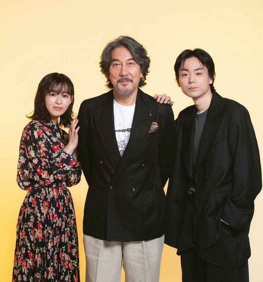 役所広司（中央）、菅田将暉（右）、森　七菜（撮影／写真映像部・高野楓菜）