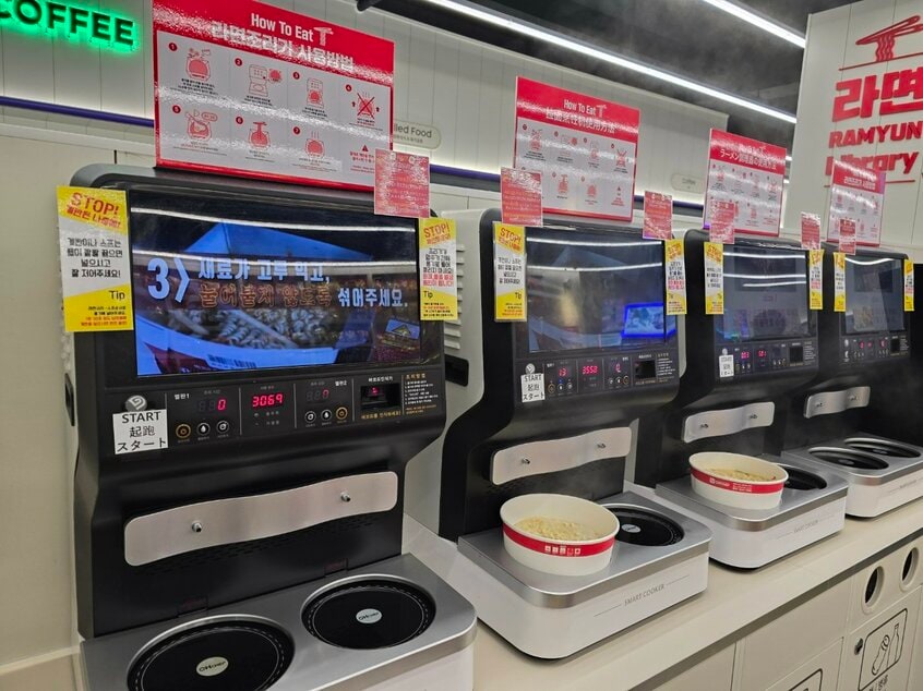メニュー選びをして調理もする