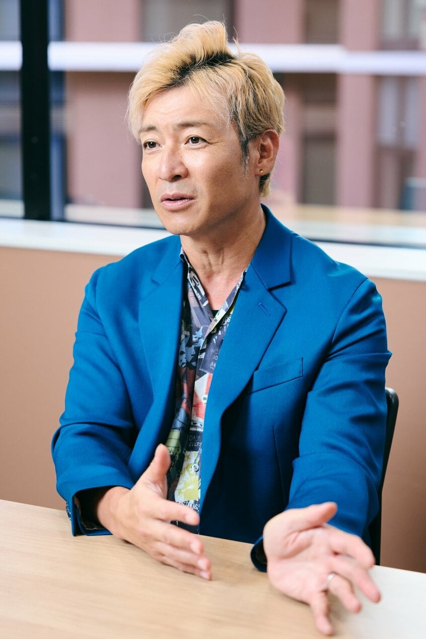 写真・図版(2枚目)| つるの剛士「骨の髄まで学んでやろうと」 “おバカタレント”が49歳で大学卒業 「勉強」のおかげで息子に寛容に