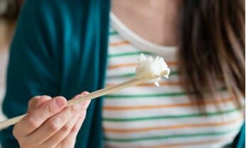 味の素「お米調理料」で備蓄米も外国産米もふっくら「魚沼産コシヒカリ」に? 記者と家族の実食リポート