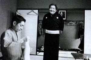 鈴本演芸場の楽屋での橘家円蔵。写真を撮っていると、円蔵はいつも「何だよう、お前は」と気さくに声をかけてくるという
