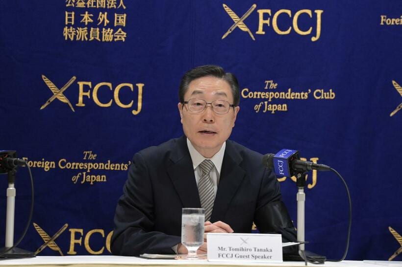 会見する世界平和統一家庭連合の田中富広・日本教会会長＝２０２２年８月１０日