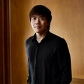 自己責任論を脱し、政治を語るべき。平野啓一郎が見つめる社会の現在地