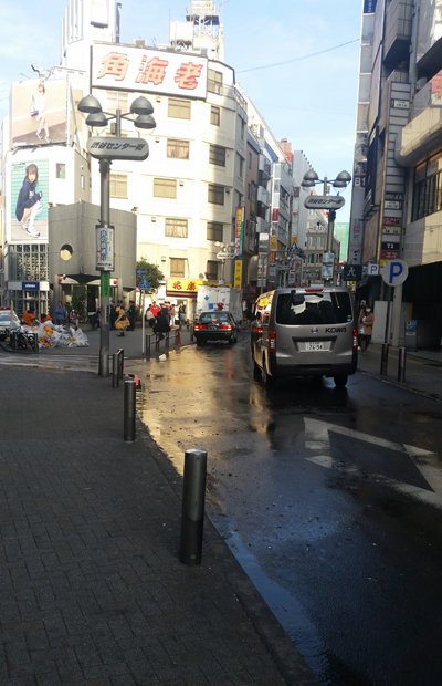 清掃車が通り綺麗になった渋谷・センター街