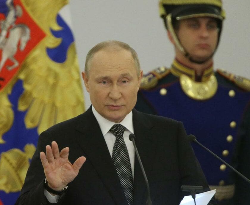 ６月12日の「ロシアの日」に演説するプーチン大統領（写真：Contributor/Getty Images）