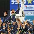なぜヤクルトの選手はいつも「明るい」のか “悲壮感”なき球団の伝統のルーツは?