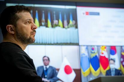 ウクライナ支援を協議するドイツでの国際会議にオンラインで参加したゼレンスキー大統領は、より有効な兵器を一刻も早く提供してほしいと訴えた/1月20日(photo Ukrainian Presidential Press Service/ロイター/アフロ)