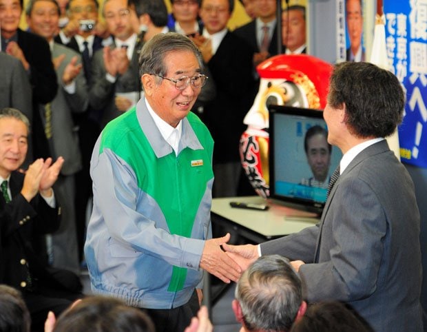 ２０１１年４月、４選目を果たした石原慎太郎氏。このおよそ１０日前、東京ガスと協定書を交わした　（ｃ）朝日新聞社