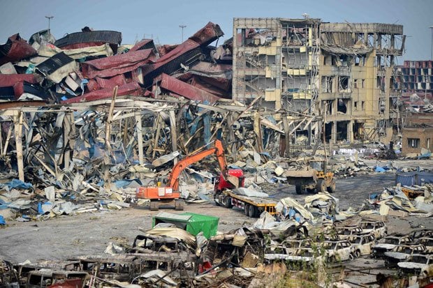 化学物質の保管施設で起きた爆発事故現場。残留物質が引火する危険が残るなか、救助活動は続く／８月１７日、中国・天津市（写真：gettyimages） ＠＠写禁