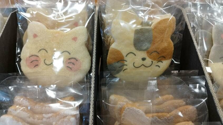 こちらは白醤油タイプのにゃんべい。塩気がたまりません