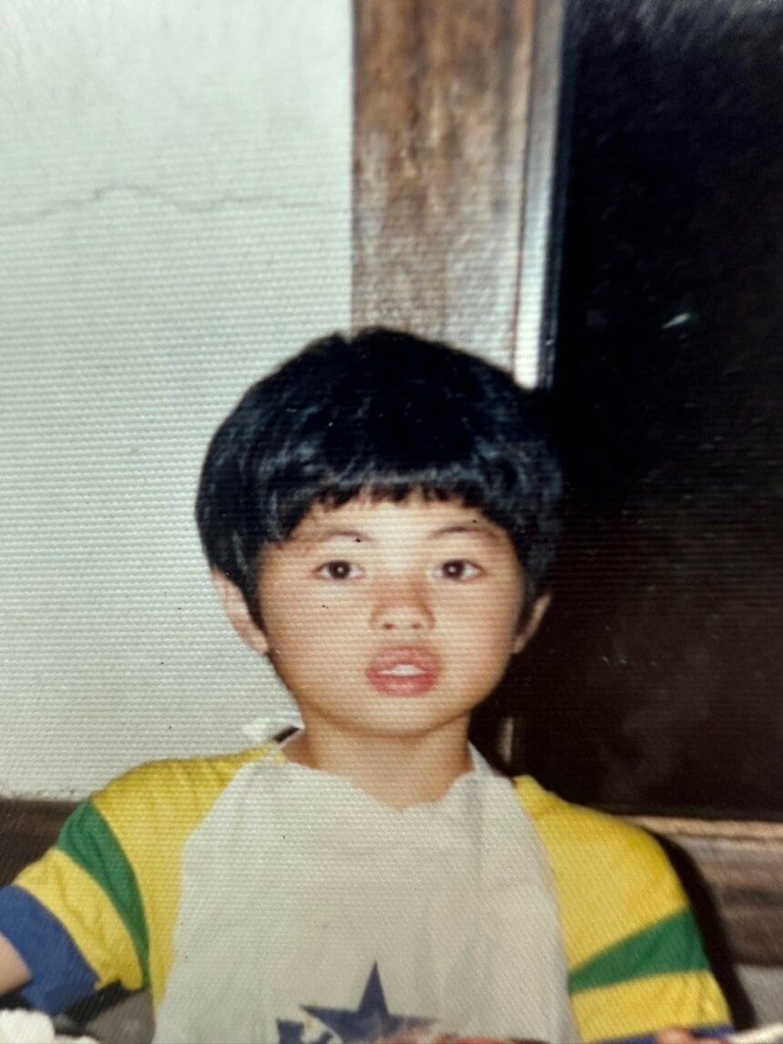 理不尽から学んでいた小学生時代の小島よしおさん