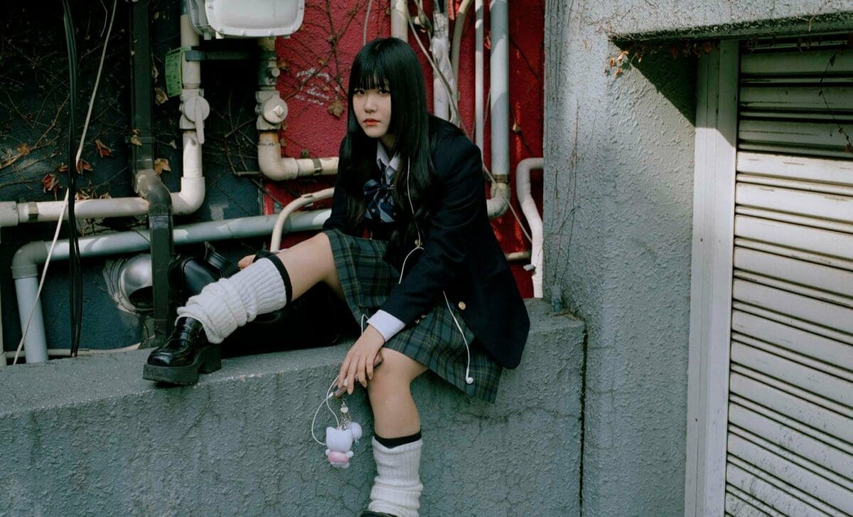 ルーズソックス　街撮り 笑顔じゃない高校生」を撮り続ける写真家・小野啓 夢を追わない若者たちに“共感”する理由 | AERA DIGITAL（アエラデジタル）
