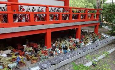 市松人形からゲーセンの景品まで　人形供養の風習を広めた京都のお寺　