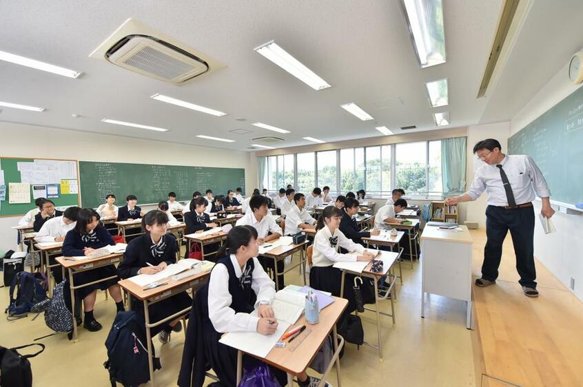 久留米大附設の授業風景(学校提供)