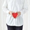【卵巣ケア】10代から50代以上まで、年代別の改善ポイント 婦人病を防いで女性の一生を快適に