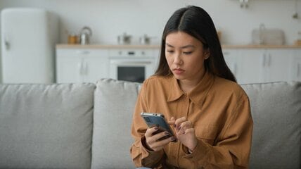 楽天モバイルは「不正請求」の温床か　被害者は「不誠実な対応」に怒り、「泣き寝入り」も