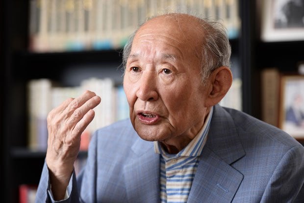 元財務相藤井裕久（８３）ふじい・ひろひさ／１９３２年、東京生まれ。東大卒、大蔵省入省。佐藤栄作、田中角栄両内閣で官房長官秘書官を務める。７７年、参院議員に初当選、９０年衆院に。細川、羽田内閣で蔵相、鳩山内閣で財務相などを歴任。２０１２年に政界引退（撮影／関口達朗）