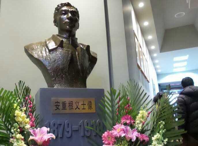 安重根が初代韓国統監だった伊藤博文を暗殺したのは、黒竜江省ハルビンのハルビン駅ホーム。同駅には安重根の記念館がある　（ｃ）朝日新聞社