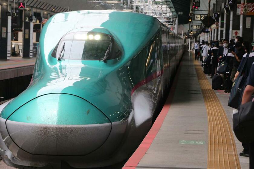 東北新幹線「東京駅」のホームには「ホームドア」が設置されていない