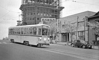 路面電車は「坂道」こそ最大の見せ場! 50年以上前に都電が駆け上がった美しき名所