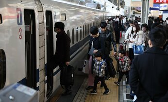 年末年始の「帰省」は当然? 「正月から疲れる」と悲鳴、「セパレート帰省」に女性から歓迎の声【読者アンケート結果発表】