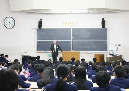 渋幕・灘に学ぶ子どもの「逆境力」を養う方法 求められるまで手助けはせず、見守ること | AERA dot. (アエラドット)