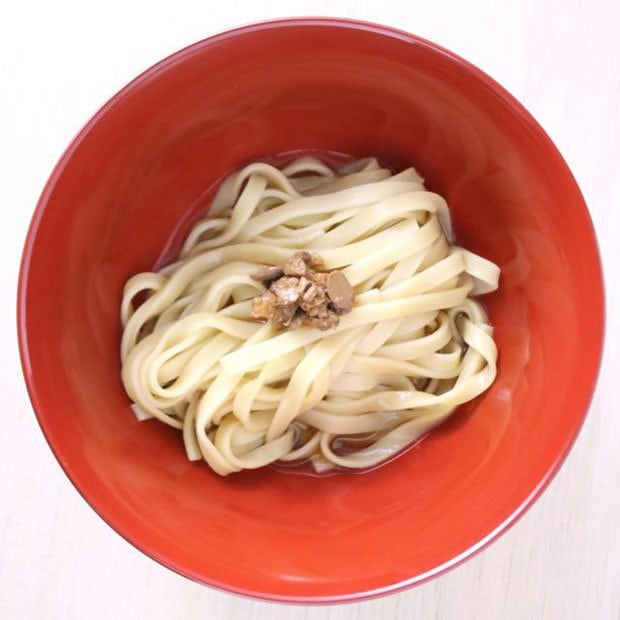 梅昆布がベースの汁の「経帯麺」（写真：新横浜ラーメン博物館提供）