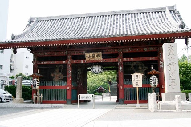 文京区・護国寺の山門