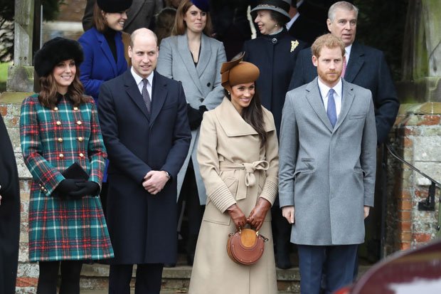 英東部ノーフォーク・サンドリンガムで昨年12月25日、クリスマス礼拝を終えた（前列右から）ハリー王子とメーガン・マークルさん、ウィリアム王子とキャサリン妃（写真：ｇｅｔｔｙｉｍａｇｅｓ）