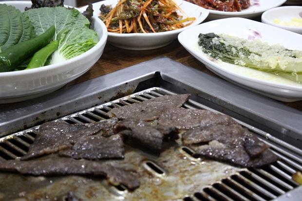 韓国では高級食材とされている牛肉。プルコギなどなら手が出しやすいお値段