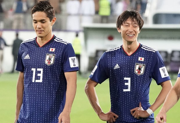サッカー日本代表の武藤嘉紀（左）と室屋成（右）（写真：getty Images）