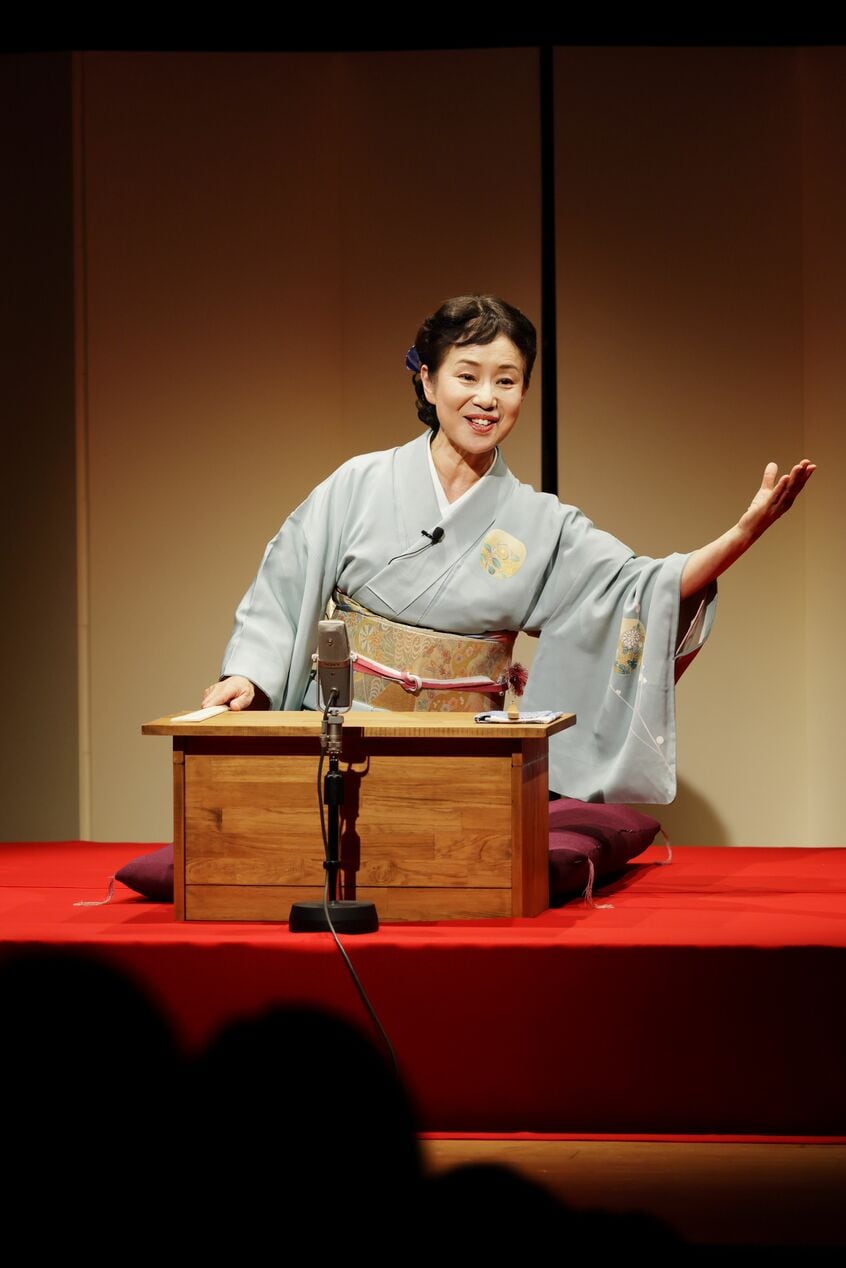 何があっても高座では笑顔を絶やさず。喜怒を演じ分ける芸はかつて左幸子や赤塚不二夫にも称賛された(写真/武藤奈緒美)