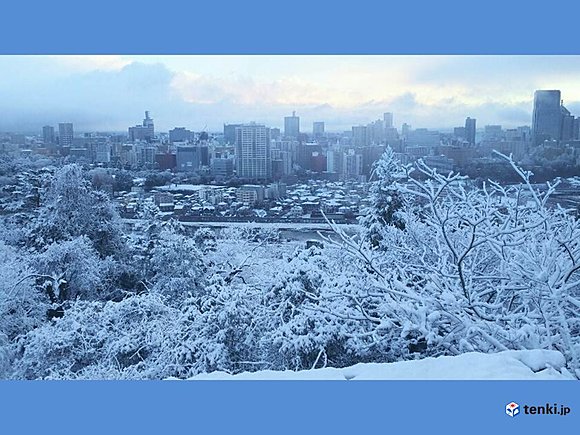 今朝の仙台市内は一面雪景色