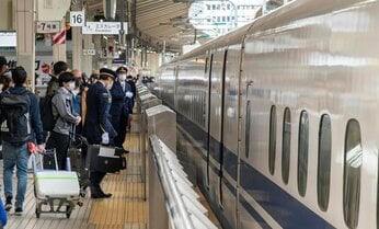 お盆は実家に家族が集まるけど…あなたは帰省したい?帰省してほしい? 帰る側と迎える側、互いの本音は【AERAアンケート】