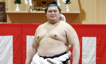 「大卒力士は横綱になれない」呪縛を大の里が解き放った 「中退して入門した方がいい」の声、はねのけスピード出世のワケ