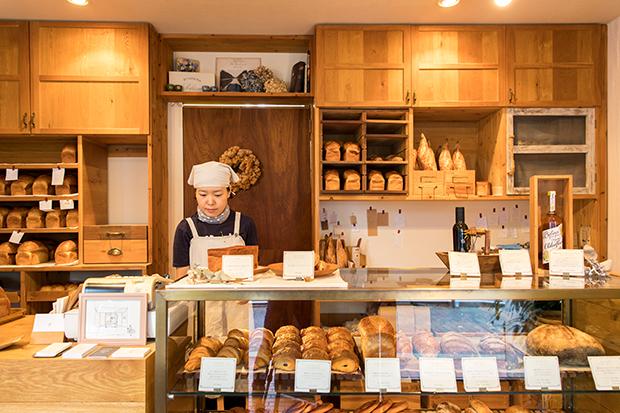 遠方からのリピーターも多く、パン好きが足繁く通う「ナカガワ小麦店」