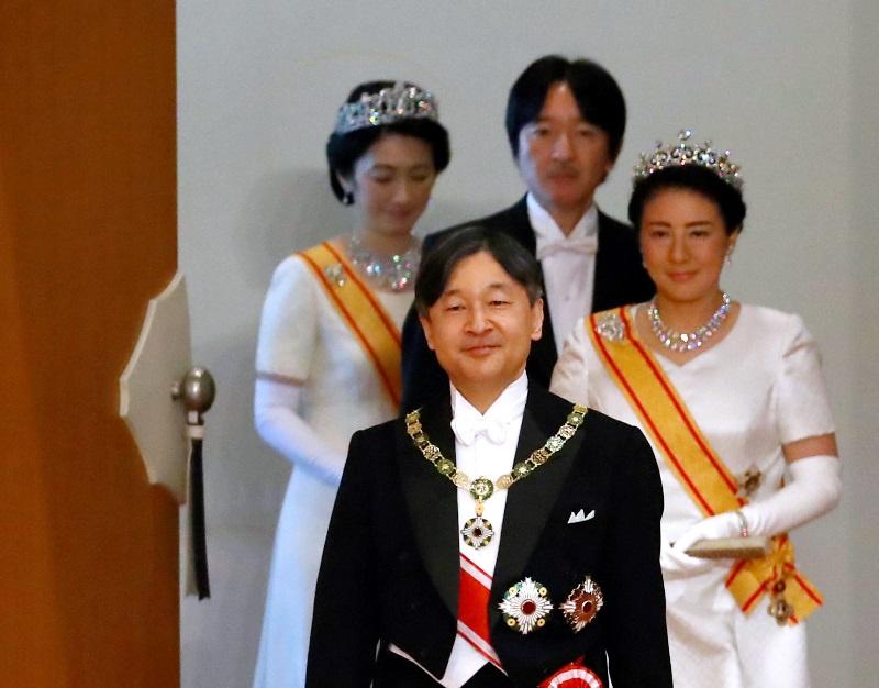明日、一般参賀にのぞまれる新天皇と新皇后（C）朝日新聞社　