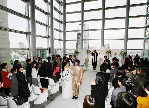 結婚式や孫にはお金を惜しまない　（c）朝日新聞社　＠＠写禁