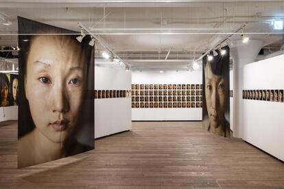 中国の芸術家、徐勇による、性工作者の写真をメインとした展覧会「THIS FACE」は横浜市のBankART KAIKOで8月16日(月)まで (c)BankART 1929