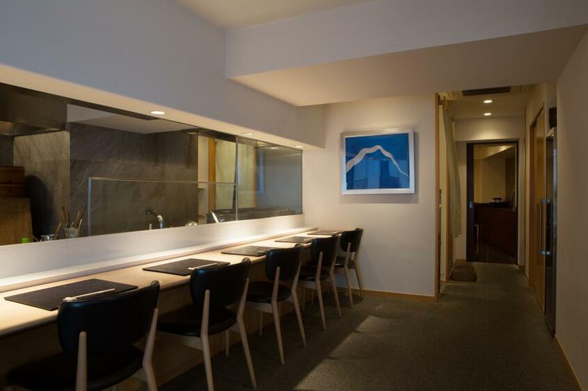 うなぎ 時任 八寸/昨年6月、東京・麻布十番に開店。店主の時任恵司さんが、海外の料理にヒントを得て、趣向をこらした創作鰻料理を提案する。(撮影/写真部・片山菜緒子)