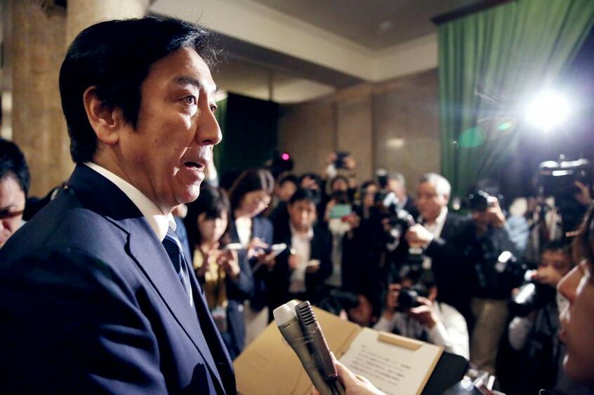 辞任に追い込まれた菅原一秀前経済産業相(C)朝日新聞社